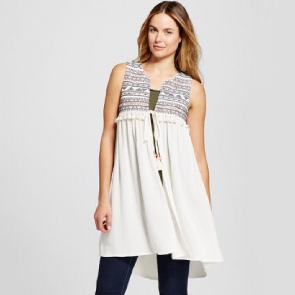 Knox Rose Embroidered Layering Vest